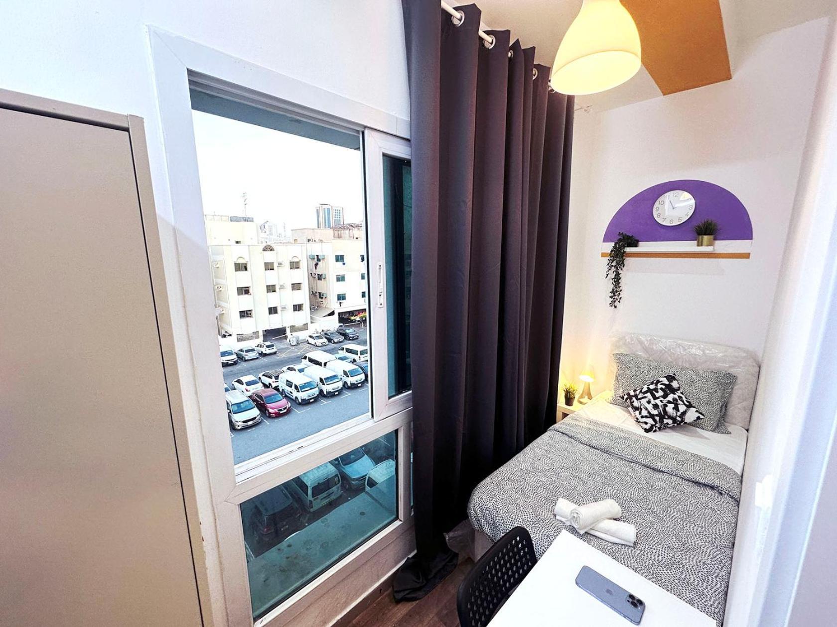Partition Room In Al Seef Near Burjuman Metro Dubai Dış mekan fotoğraf